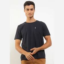 3 Merk Kaos Casual Terkenal 4 Rekomendasi HUS