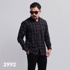 2 Kemeja Flanel Kotak-Kotak Pria Terbaik 2 Rekomendasi dmg
