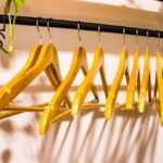 3 Hanger Baju Terbaik 5 Rekomendasi beng ragon of8POeoXQT8 unsplash