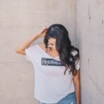 2 Merk Kaos Distro yang Bagus 4 Rekomendasi drop the label movement krv8DRtTSoY unsplash