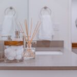 2 Pengharum Kamar Mandi Tipe Semprot Terbaik 4 Rekomendasi tina witherspoon JShZUXLqjcM unsplash1