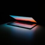 3 Laptop Tipis dan Ringan Terbaik 5 Rekomendasi ales nesetril Im7lZjxeLhg unsplash