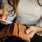 2 Merk Dompet Wanita Terbaik 5 Rekomendasi natalie sysko 881wyb5ELAI unsplash