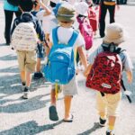 3 Merk Tas Sekolah Anak Laki-Laki Terbaik 6 Rekomendasi note thanun hQXmjNi2baA unsplash