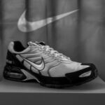 2 Sepatu Nike Air Max Pria Terbaik 5 Rekomendasi robin davidson oDnPch2Fu1U unsplash