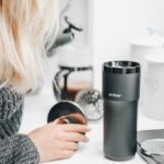 2 Tumbler Kopi Terbaik 6 Rekomendasi taylor beach OGgA0Yo9Dk8 unsplash1