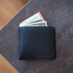 3 Merk Dompet Pria Terbaik 6 Rekomendasi emil kalibradov 8WO2s6Yr0Ok unsplash