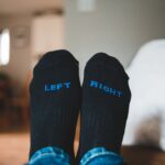 2 Kaos Kaki Kerja untuk Pria Terbaik 5 Rekomendasi erik mclean kha2XYphg9w unsplash