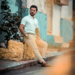 3 Celana Cream Pria Terbaik 6 Rekomendasi bousbia kadhem FqQig6Y9yKE unsplash