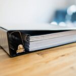 2 Buku Binder Terbaik 5 Rekomendasi kelly sikkema xQsoV7Zf5iw unsplash